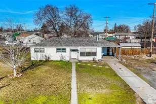 114 W Knolls Vista Dr, Moses Lake, WA 98837 - Photo 1