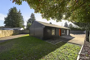 207 S 108th Pl, Seattle, WA 98168 - Photo 1