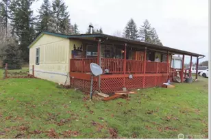 693 Gish Rd, Onalaska, WA 98570 - Photo 1