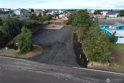 943 Ocean Shores Boulevard SW, Ocean Shores, WA 98569 - Photo 1
