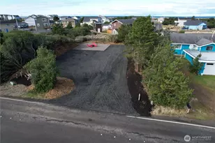 943 Ocean Shores Blvd SW, Ocean Shores, WA 98569 - Photo 1