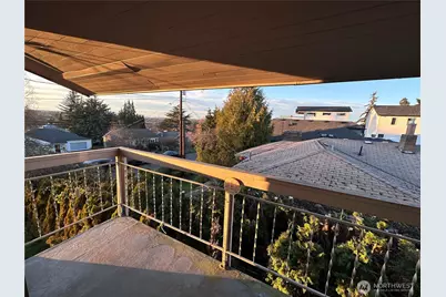 9818 61st Avenue S, Seattle, WA 98118 - Photo 1