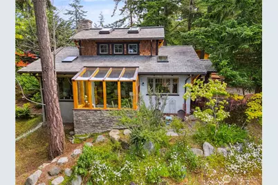 7488 Holiday Boulevard, Anacortes, WA 98221 - Photo 1