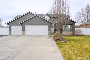 9488 Naples St SE, Moses Lake, WA 98837 - Photo 1