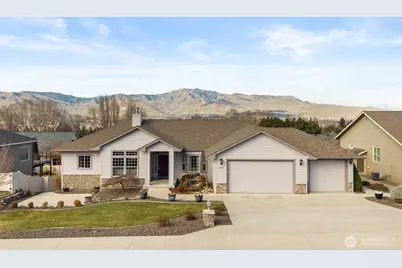 1992 Stoneridge Drive, East Wenatchee, WA 98802 - Photo 1