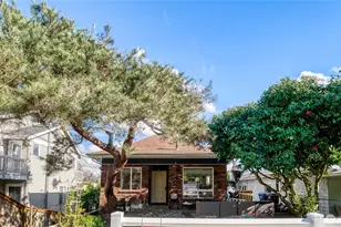 3052 22nd Ave W, Seattle, WA 98199 - Photo 1