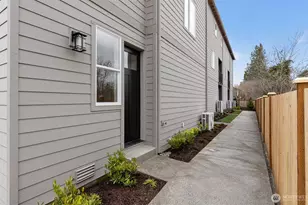 225 106th St SW, Everett, WA 98204 - Photo 1