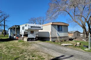 217 S Oak Ave, Warden, WA 98857 - Photo 1