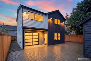 12562 17th Ave NE, Seattle, WA 98125 - Photo 1
