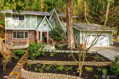 8205 NE Blakely Court W, Bainbridge Island, WA 98110 - Photo 1
