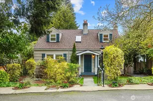 11513 Palatine Ave N, Seattle, WA 98133 - Photo 1