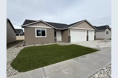 138 Salmon Drive, Wenatchee, WA 98801 - Photo 1