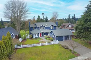 919 Cherry Ave NE, Bainbridge Island, WA 98110 - Photo 1