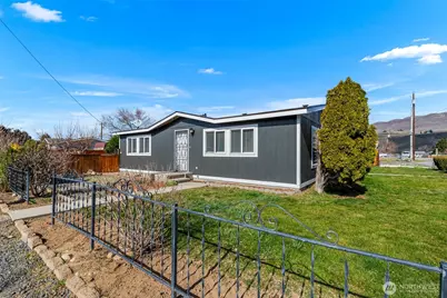 23 Hanna Avenue, Rock Island, WA 98850 - Photo 1