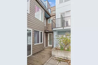 4329 Woodland Park Avenue N, Seattle, WA 98103 - Photo 1