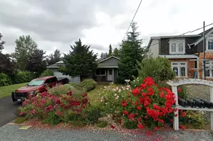 696 16th Ave W, Kirkland, WA 98033 - Photo 1