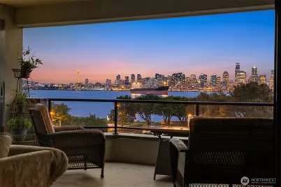 1333 Harbor Avenue SW #204, Seattle, WA 98116 - Photo 1