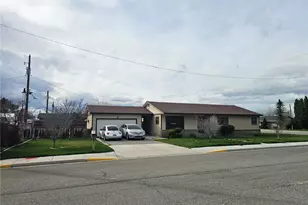 903 6th Ave SE, Quincy, WA 98848 - Photo 1