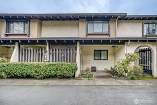 1723 NE 179th St, Shoreline, WA 98155 - Photo 1