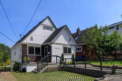 1070 25th Avenue E, Seattle, WA 98112 - Photo 1