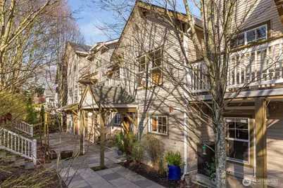 206 24th Avenue E, Seattle, WA 98112 - Photo 1