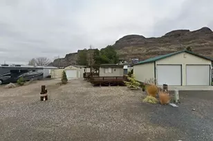 947 Hunter Ave SW, Quincy, WA 98848 - Photo 1