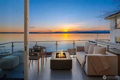 4717 Beach Drive SW, Seattle, WA 98116 - Photo 1