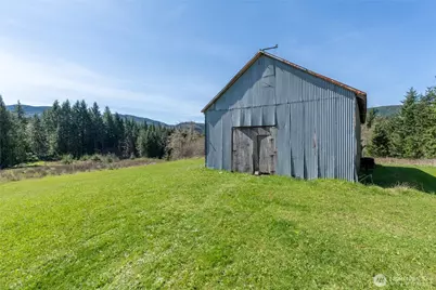 727 Greenwood Road, Kalama, WA 98625 - Photo 1