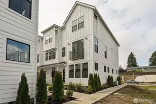 12075 127th Ave Ct E, Puyallup, WA 98374 - Photo 1