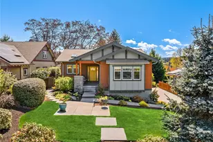 633 Pierce Ct NW, Bainbridge Island, WA 98110 - Photo 1