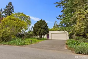 10434 NE 17th St, Bellevue, WA 98004 - Photo 1