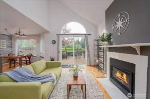 19906 28th Ave W, Lynnwood, WA 98036 - Photo 1