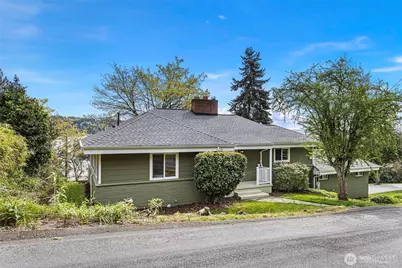 11210 Lakeside Avenue NE, Seattle, WA 98125 - Photo 1