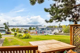 407 NE 4th St, Coupeville, WA 98239 - Photo 1