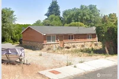 1235 Monitor Avenue, Wenatchee, WA 98801 - Photo 1