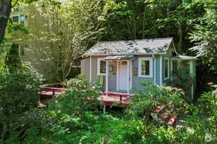 1919 32nd Ave W, Seattle, WA 98199 - Photo 1