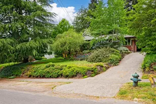 2624 NE 82nd St, Seattle, WA 98115 - Photo 1