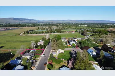 804 W 1st Ave, Ellensburg, WA 98926 - Photo 1