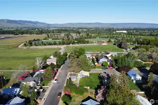 804 W 1st Ave, Ellensburg, WA 98926 - Photo 1