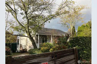 3819 33rd Avenue W, Seattle, WA 98199 - Photo 1