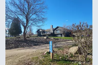 3901 10th Street SE, East Wenatchee, WA 98802 - Photo 1