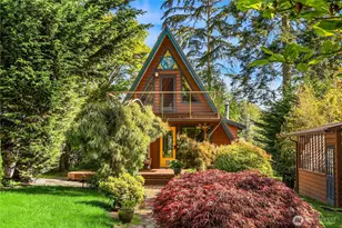 7575 SE Madrona Dr NE, Bainbridge Island, WA 98110 - Photo 1