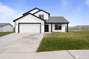 596 Karen Ave, Royal City, WA 99357 - Photo 1