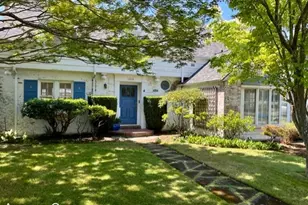 2425 43rd Ave W, Seattle, WA 98199 - Photo 1