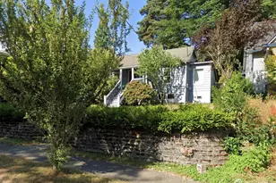 6053 6th Ave NE, Seattle, WA 98115 - Photo 1