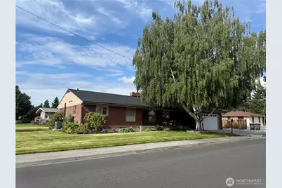 608 W Division, Ephrata, WA 98823 - Photo 1