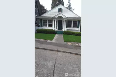 2423 Nob Hill Avenue N, Seattle, WA 98109 - Photo 1
