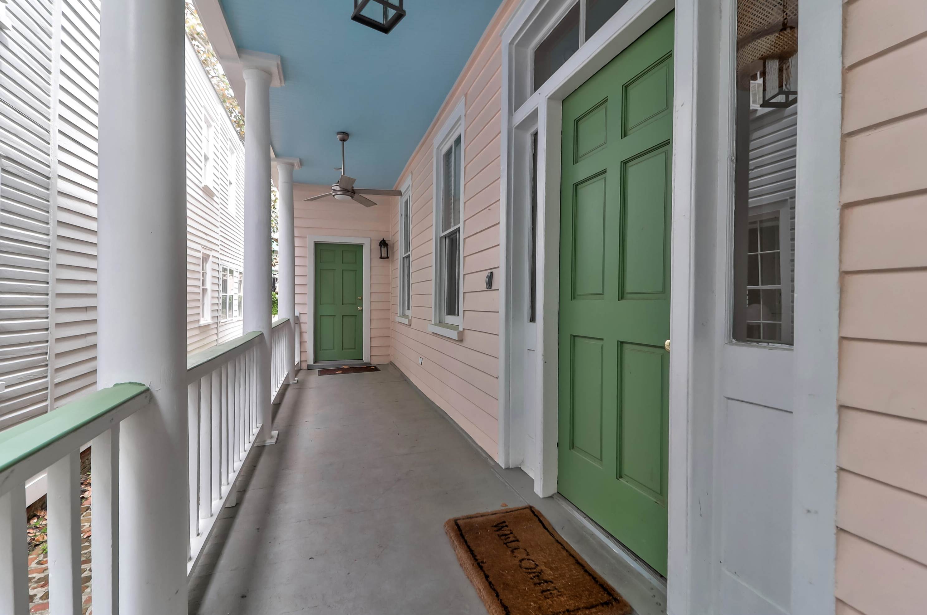 114 Queen St, Charleston, SC 29401-2425