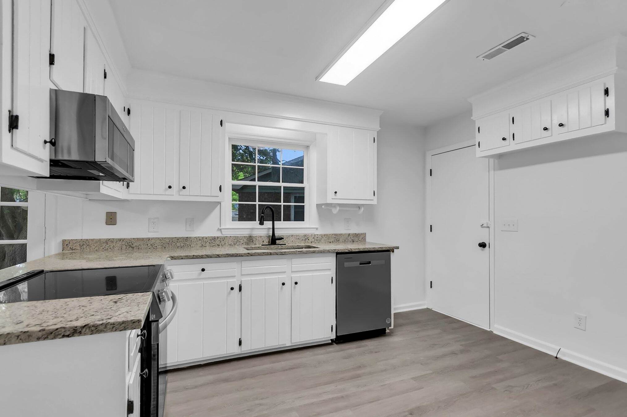 4317 Cheviot Dr, Charleston SC  29418-5204 exterior