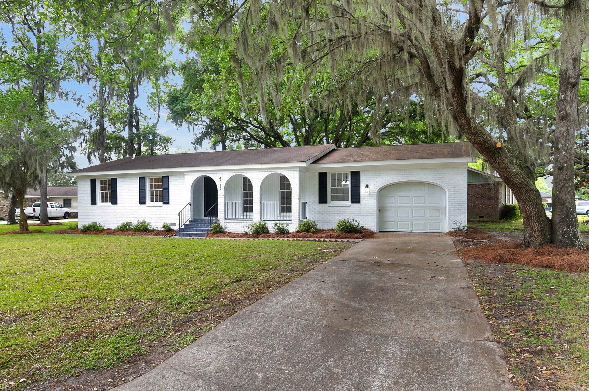 4317 Cheviot Dr, Charleston SC  29418-5204 exterior